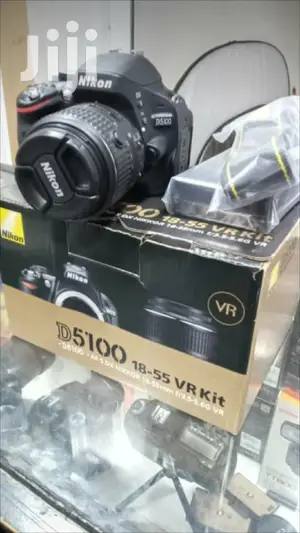 Nikon D5100 DSLR Camera