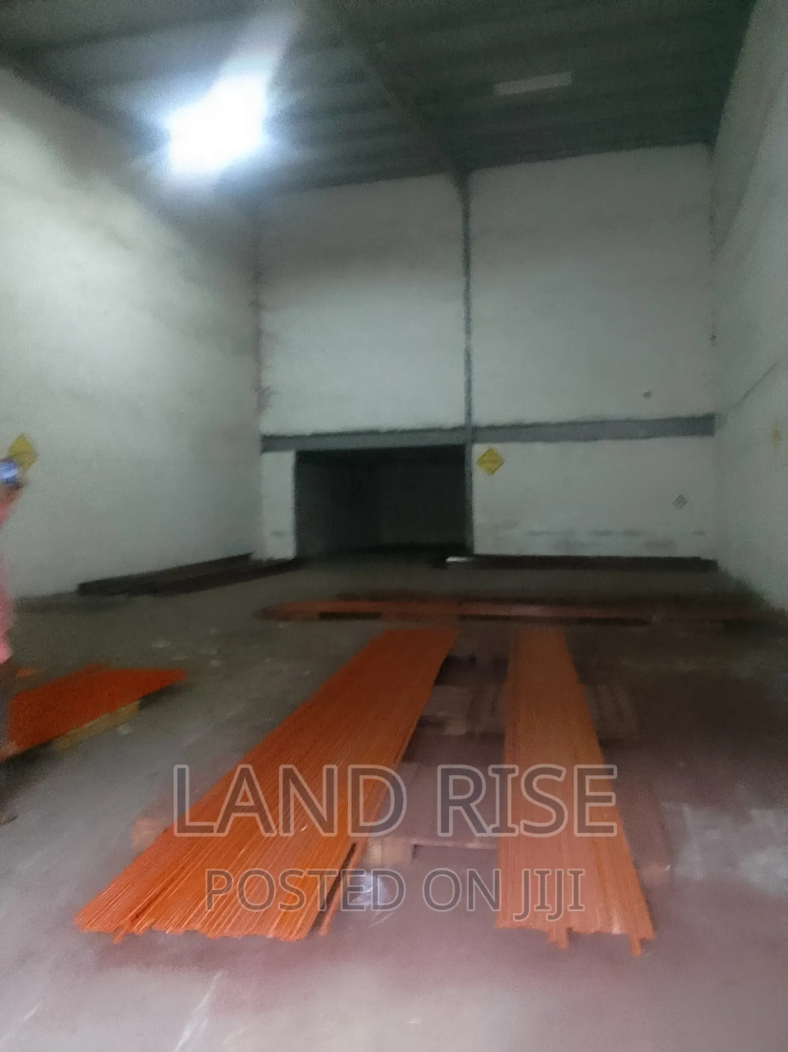 Warehouse in Mandela Road