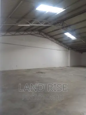 Warehouse With 420 SQM Mandela Road