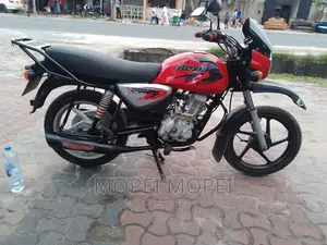 Bajaj Boxer X125 2021 Red