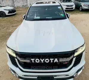 Toyota Land Cruiser 2022 White