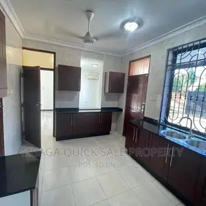 5bdrm House in Mbezi Beach  Efm for rent