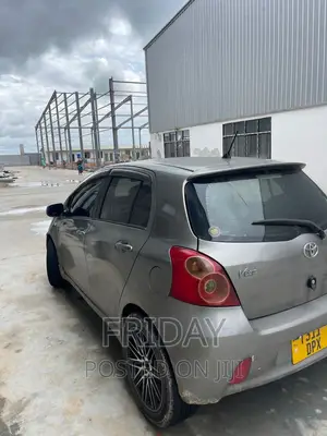Toyota Vitz 1.5 FWD 5dr 2005 Gray