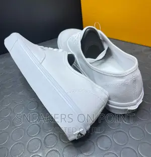 Restocked Vans Off the Wall