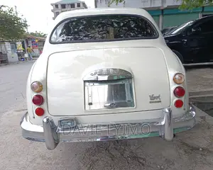 Nissan March 2001 Ivory