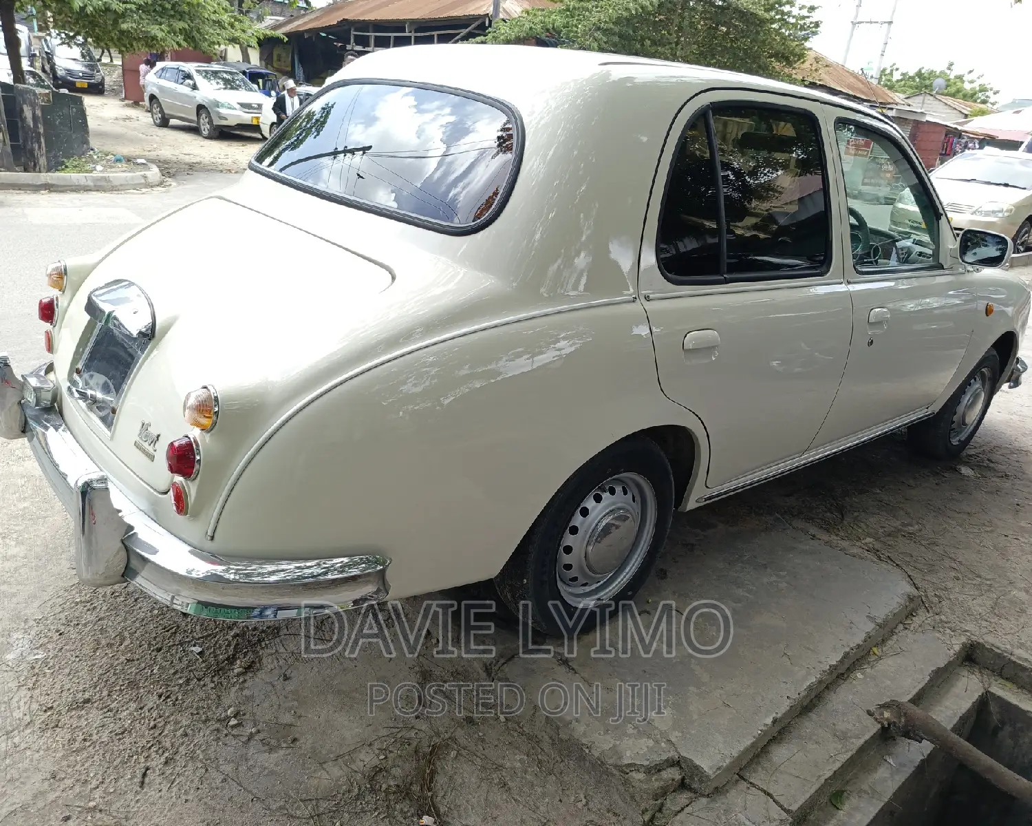 Nissan March 2001 Ivory