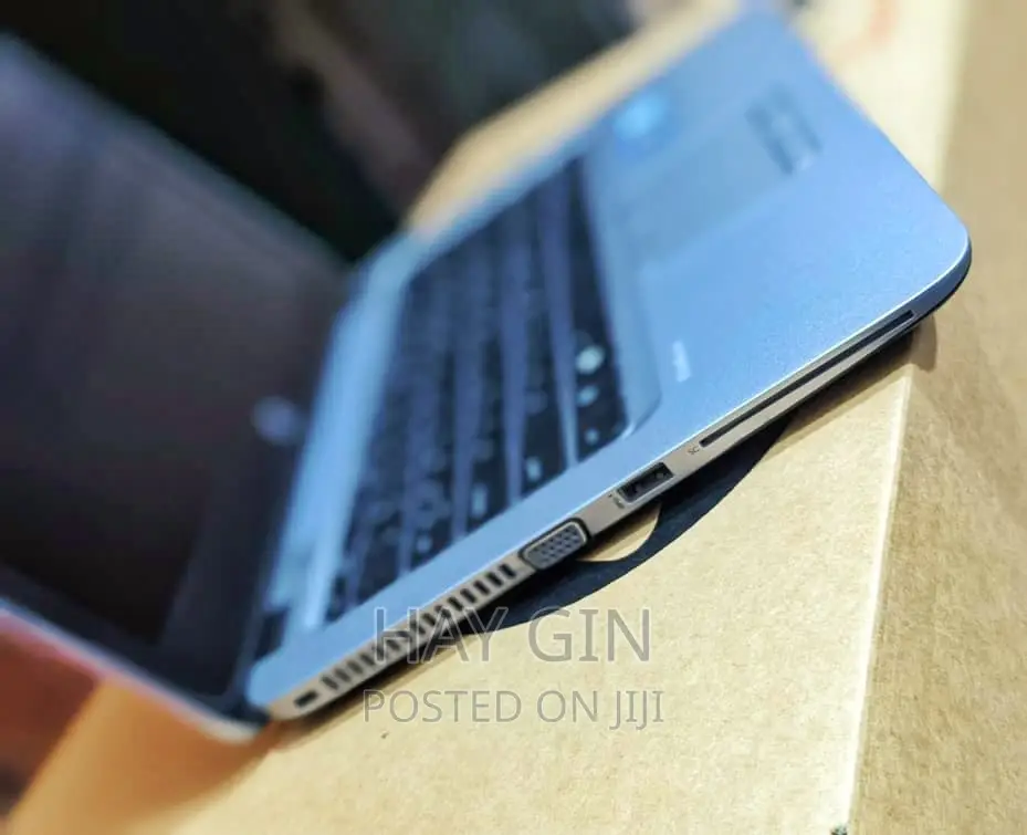 New Laptop HP EliteBook 820 G3 8GB Intel Core I5 HDD+SSD 256GB