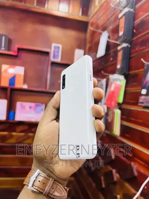 Fujitsu Arrows We F-51B 64 GB White