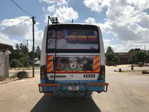 Tata Starbus Ultra Skool 2009 White