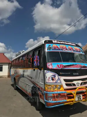 Tata Starbus Ultra Skool 2009 White