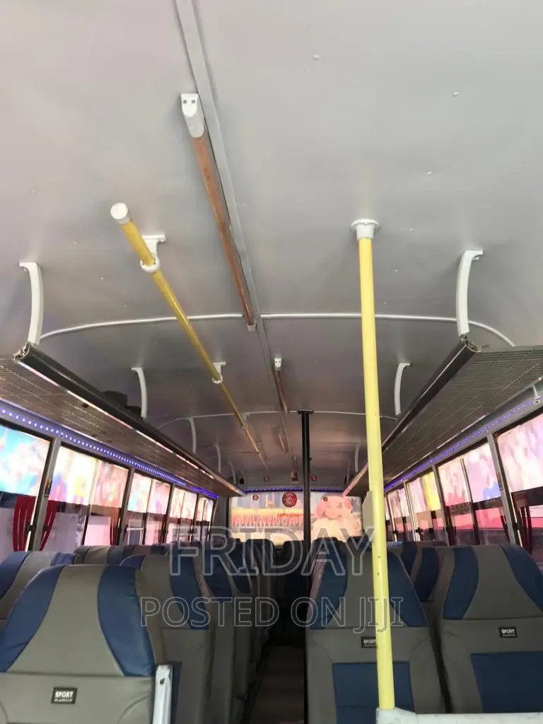 Tata Starbus Ultra Skool 2009 White