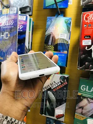 Sharp Aquos Sense 2 SHV43 32 GB White
