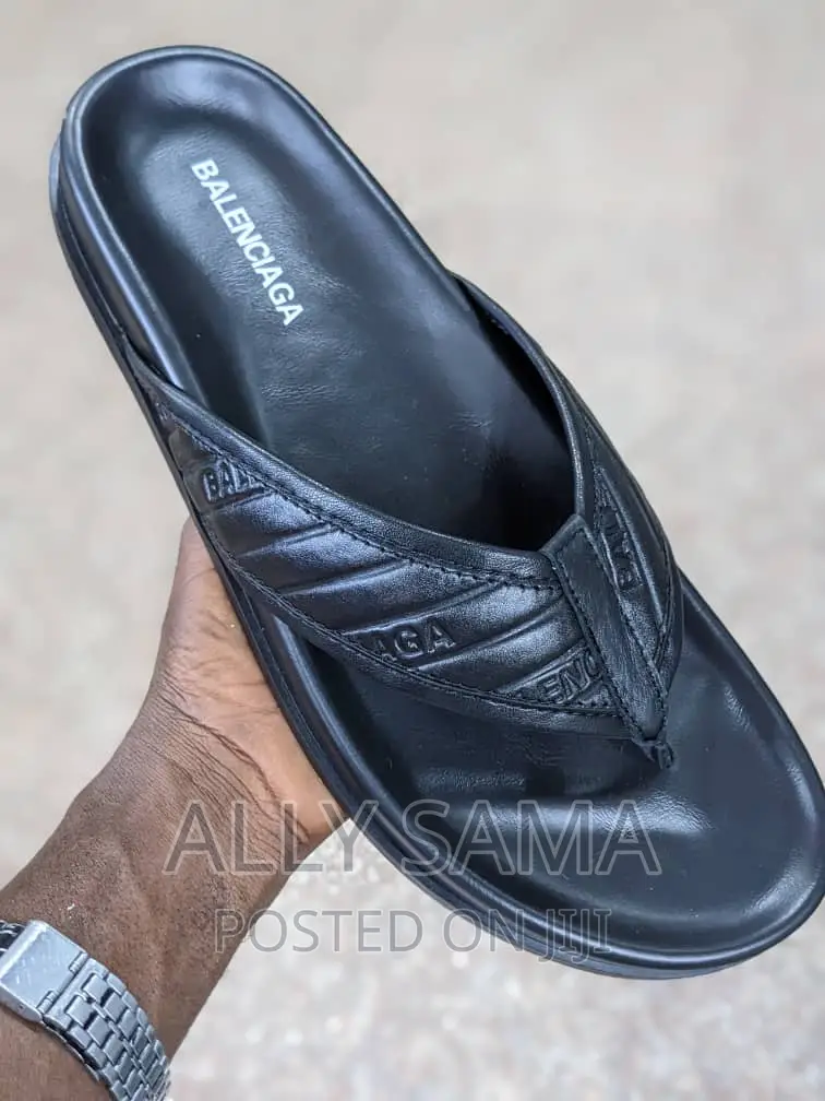 BALENCIAGA Full Black Material Up Leather Down Rubber