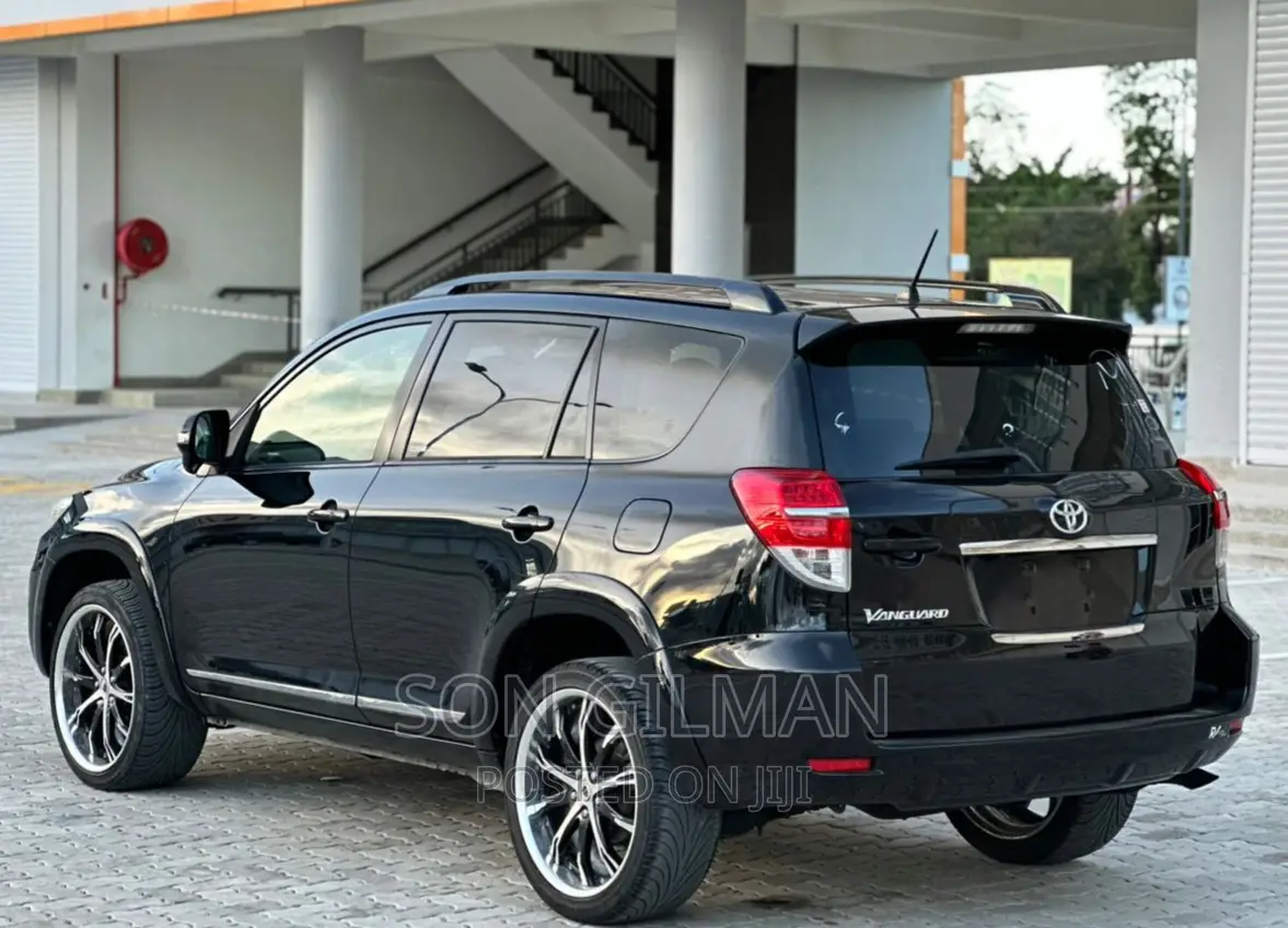 Toyota Vanguard 2013 Black