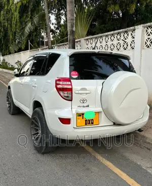 Toyota RAV4 2004 White