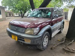 Toyota Land Cruiser Prado 2000 Red