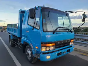 Mitsubishi Fuso 2002 Blue