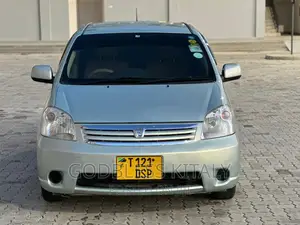 Toyota Raum 2003 Blue