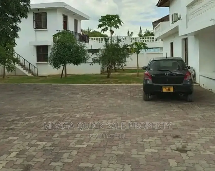 5bdrm House in Mikocheni for rent