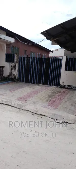 Gesti Inauzwa Milioni 65 Ukonga Moshibar 15 Room.