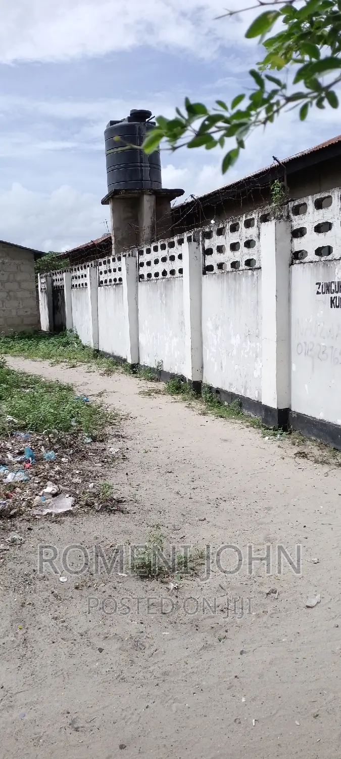 Gesti Inauzwa Milioni 65 Ukonga Moshibar 15 Room.