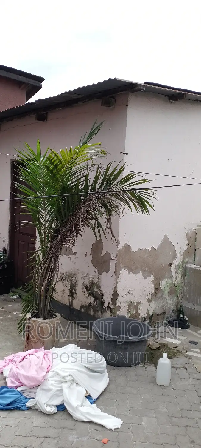 Gesti Inauzwa Milioni 65 Ukonga Moshibar 15 Room.