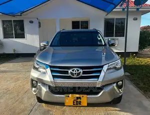Toyota Fortuner 2016 Silver