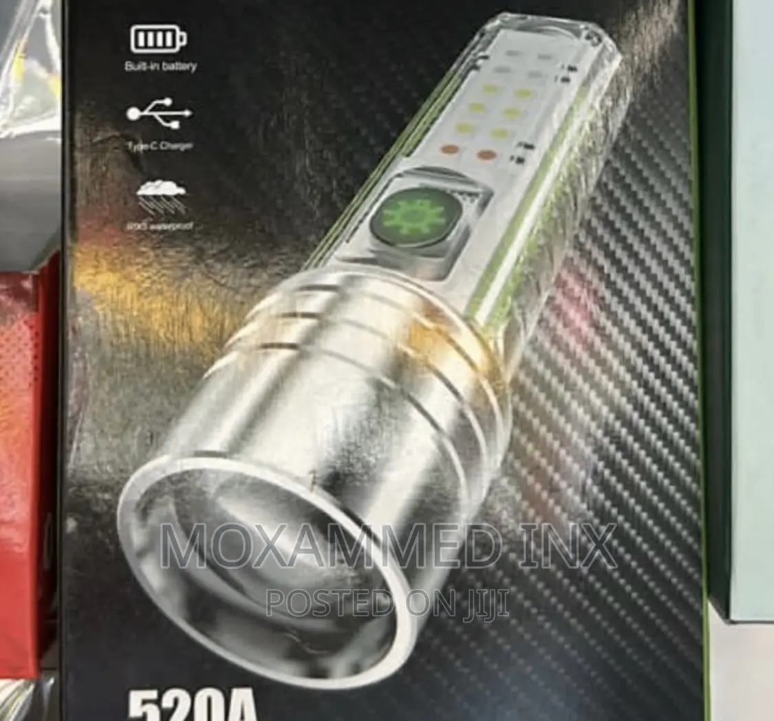 Rechargable Multifunctional Zoom Flashlight