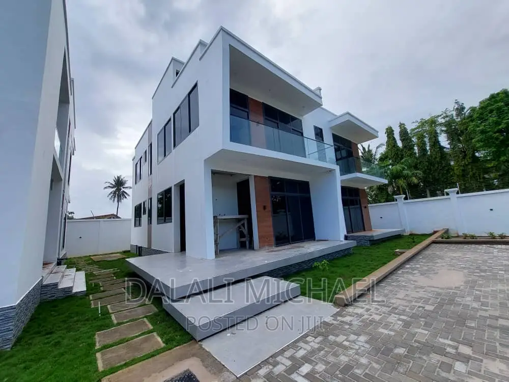 Furnished 3bdrm Villa in Mbezibeach for rent