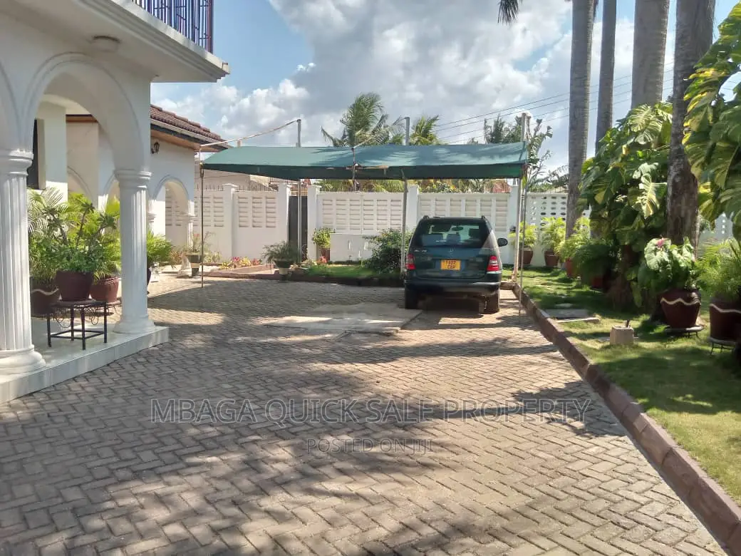 5bdrm House in Mbezi Beach  for sale