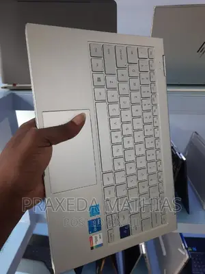 New Laptop Samsung Galaxy Book 2 8GB Intel Core i5 SSD 256GB