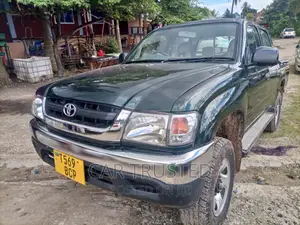 Toyota Hilux 2003 Green