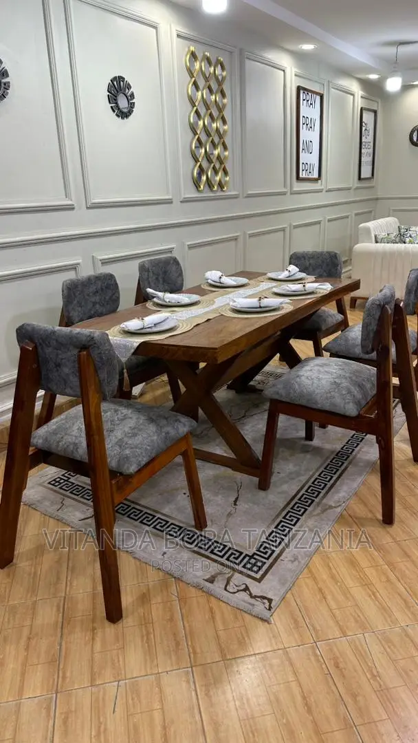 Dining Table Mninga
