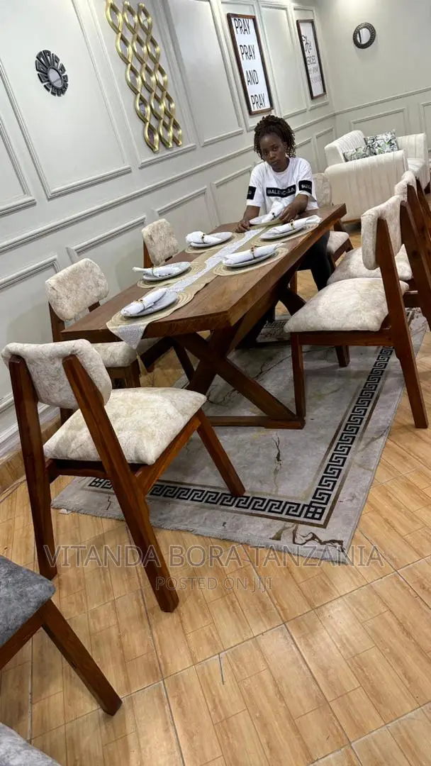 Dining Table Mninga