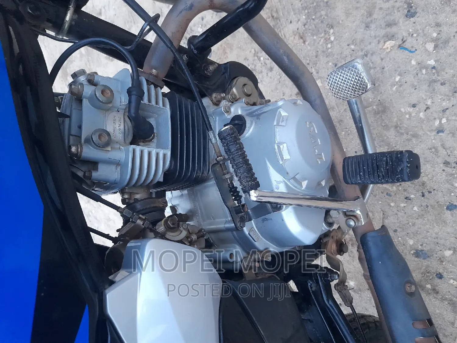 TVS HLX 125 2022 Black
