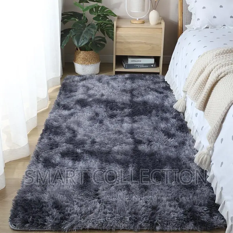Bed Side Manyoya Carpet 3/6