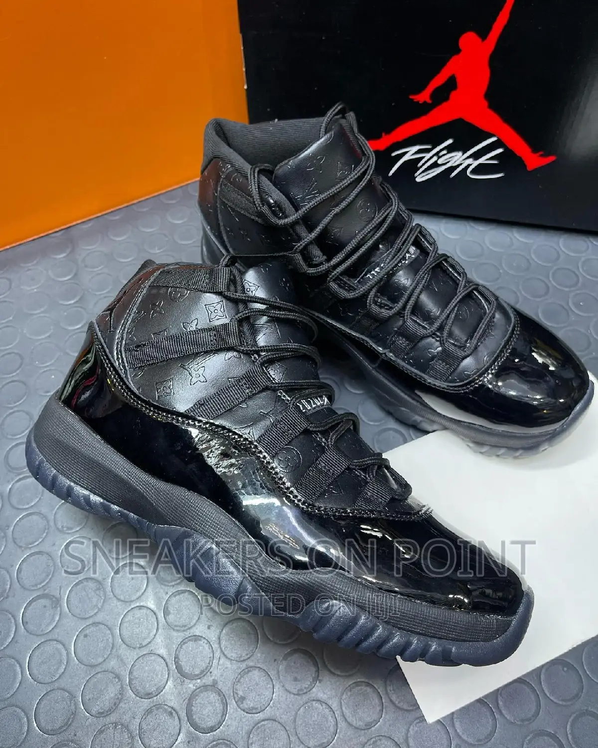 Air Jordan 11