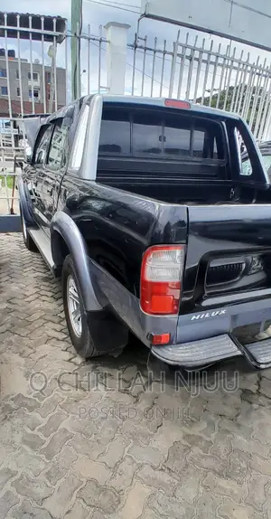 Toyota Hilux 2006 Black