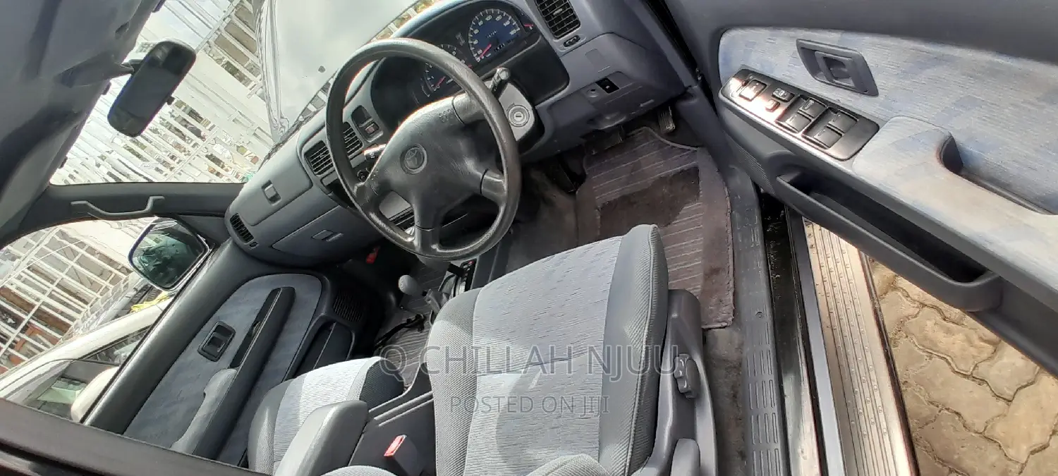Toyota Hilux 2006 Black