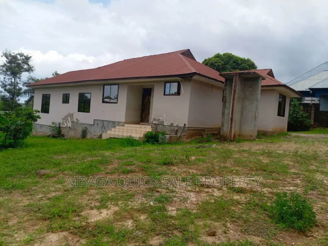 4bdrm House in Goba for sale