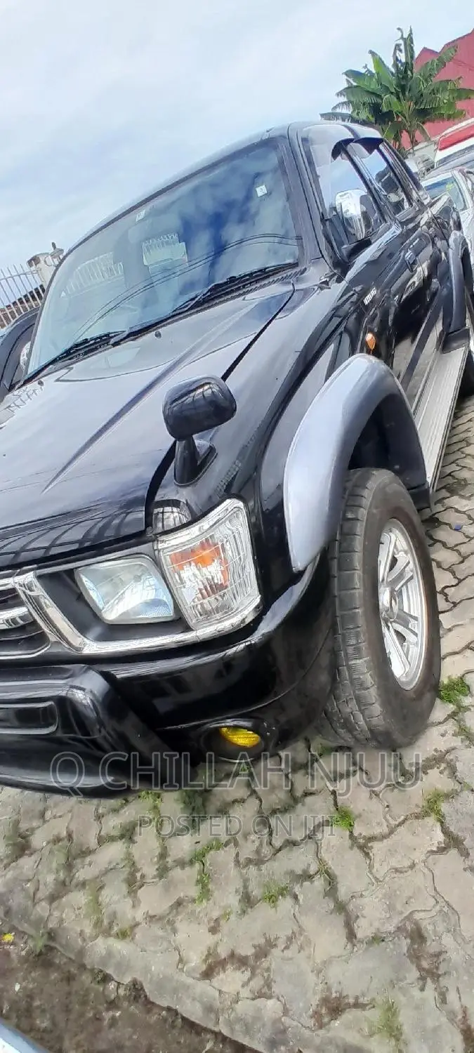 Toyota Hilux 2006 Black