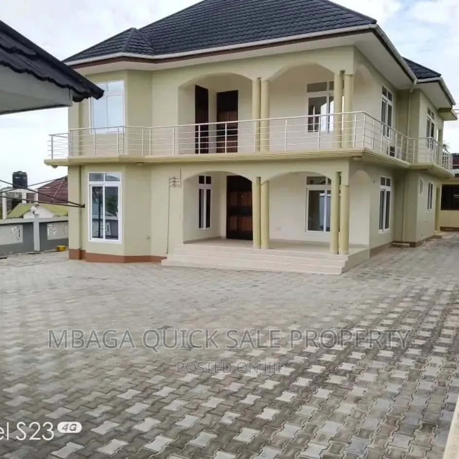 6bdrm House in Bunju for sale