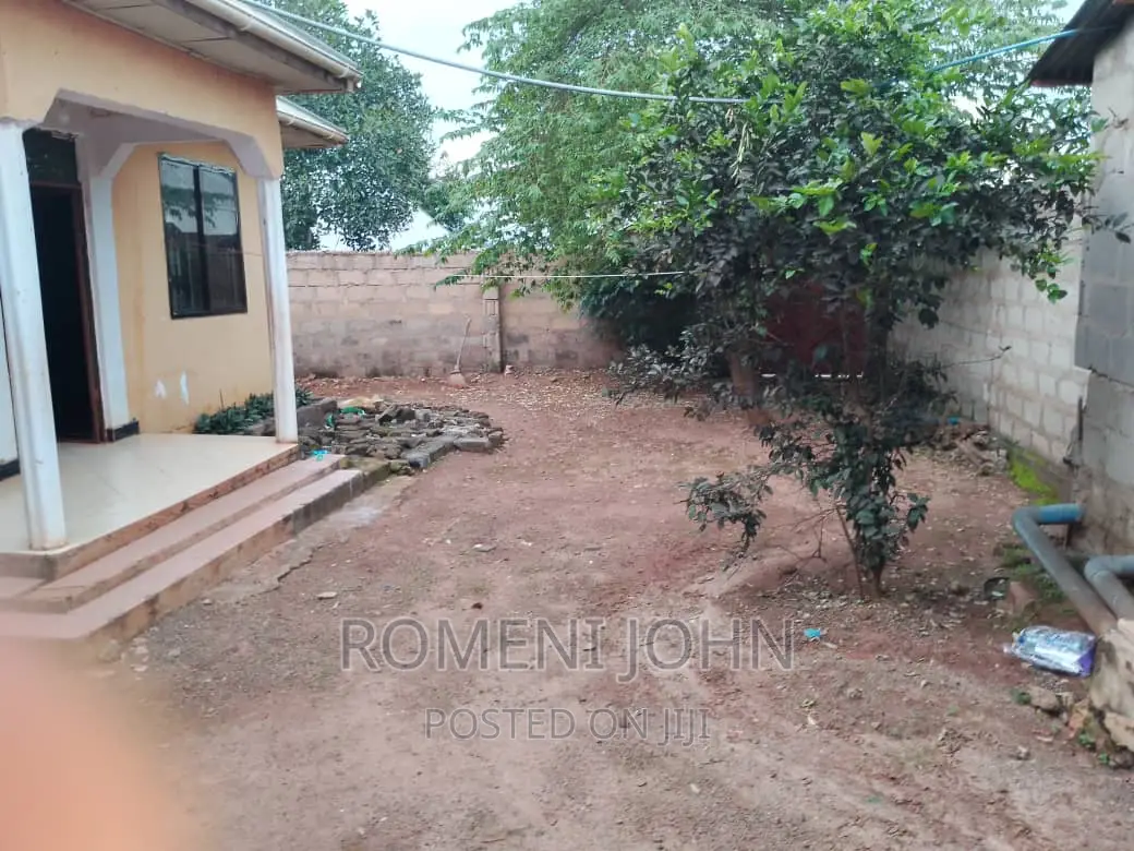 20rmgesti,Bar, Ukumbi Na Restaurant Inauzwa Ml 350 Bagamoyo.