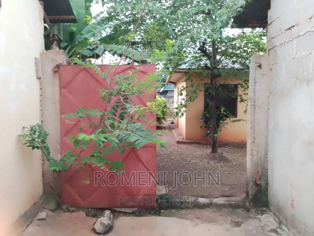 20rmgesti,Bar, Ukumbi Na Restaurant Inauzwa Ml 350 Bagamoyo.
