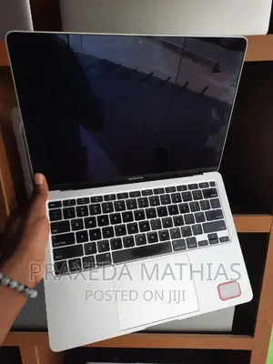 Laptop Apple MacBook Air 2020 16GB Intel Core I7 SSD 256GB