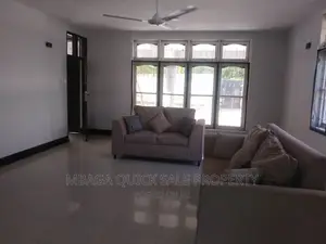 7bdrm Apartment in Mikocheni for rent