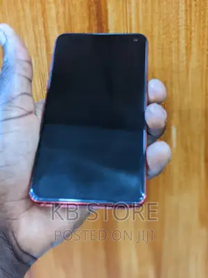 Samsung Galaxy S10e 128 GB Red