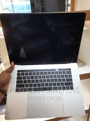 Laptop Apple MacBook Pro 2017 16GB Intel Core I7 SSD 512GB