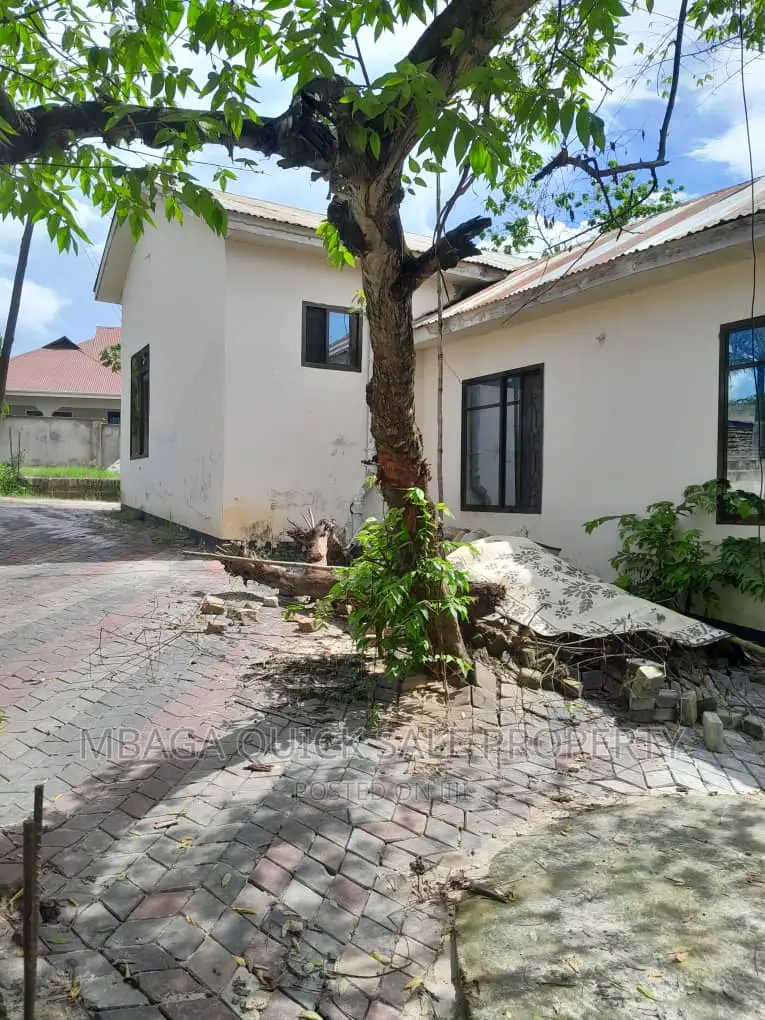 5bdrm House in Kibamba for sale
