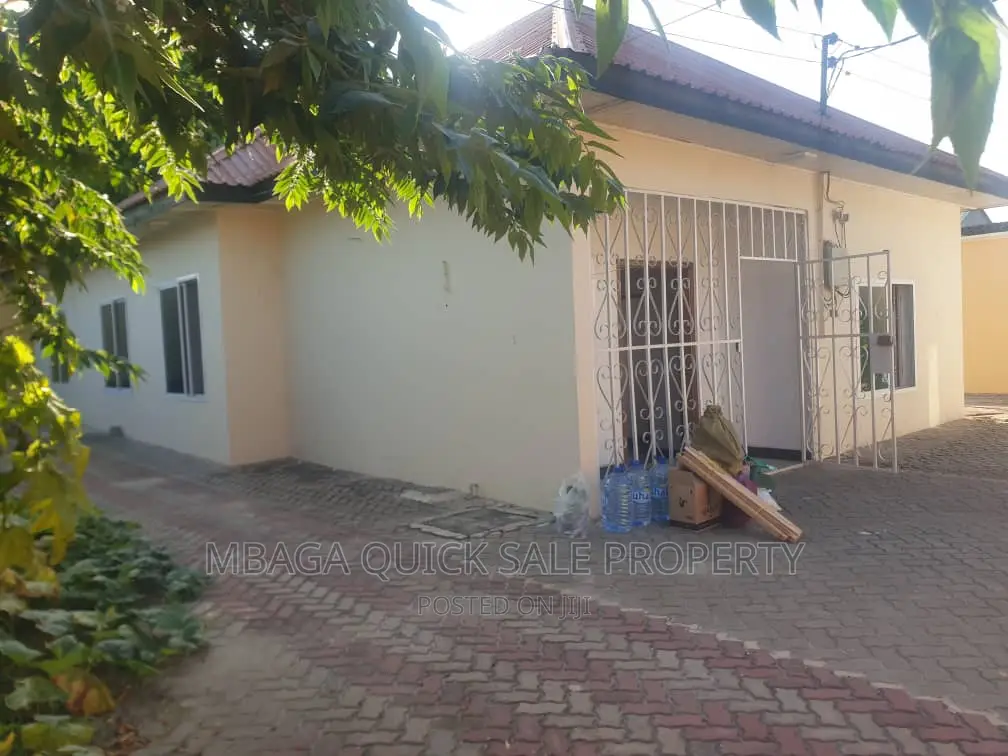 3bdrm House in Kinondoni, Ada Estate for rent